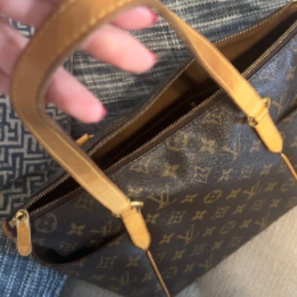 Genuine Louis Vuitton Totally Monogram PM Brown Shoulder Bag in great pre-loved - Picture 2 of 12